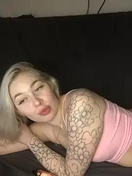 Girls: discover live performances with matured cam models, from teasing to fixations, in a variety of stunning live sex cams.