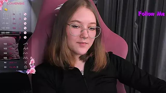 Girls: discover live performances with matured cam models, from teasing to fixations, in a variety of stunning live sex cams.