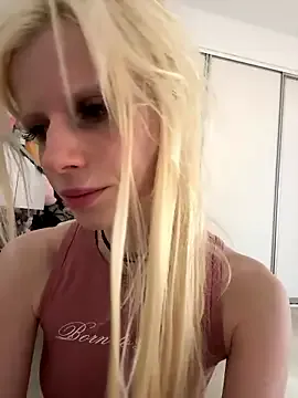 bunnyirisluv on StripChat