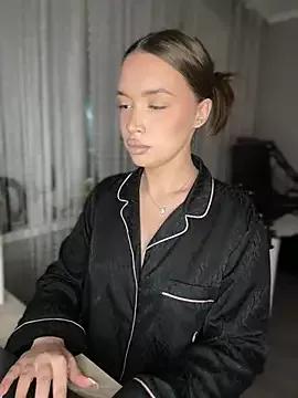 bunnyrich from StripChat is Freechat