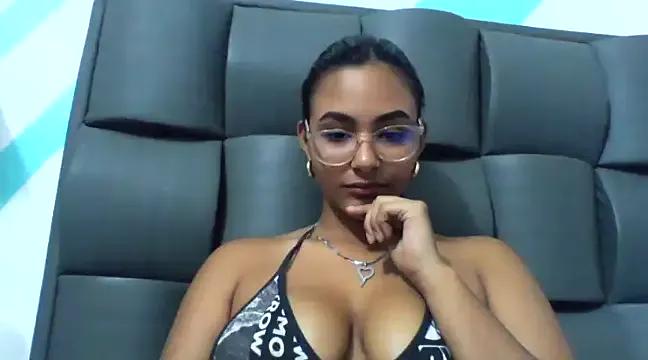 Girls: discover live performances with matured cam models, from teasing to fixations, in a variety of stunning live sex cams.