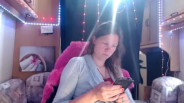 Girls: discover live performances with matured cam models, from teasing to fixations, in a variety of stunning live sex cams.