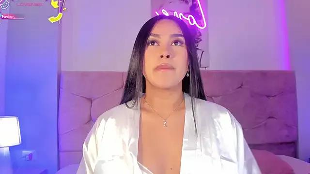 Girls: discover live performances with matured cam models, from teasing to fixations, in a variety of stunning live sex cams.