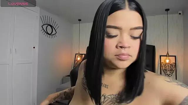 Girls: discover live performances with matured cam models, from teasing to fixations, in a variety of stunning live sex cams.