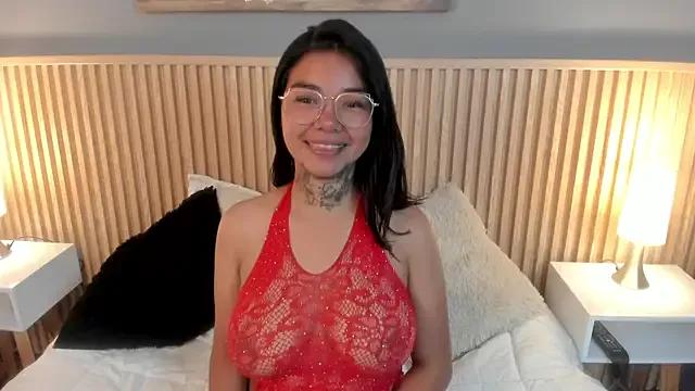camila_sweetty from StripChat is Freechat