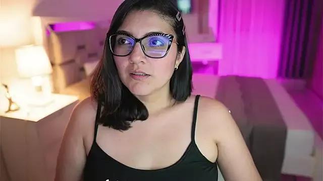 Camilaa_bueno from StripChat is Freechat