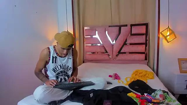 CamilaAndMax from StripChat is Freechat