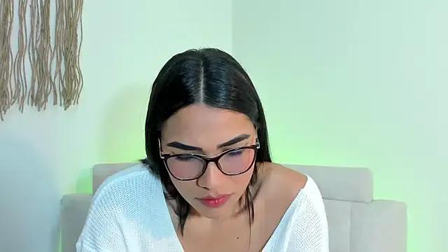 Girls: discover live performances with matured cam models, from teasing to fixations, in a variety of stunning live sex cams.