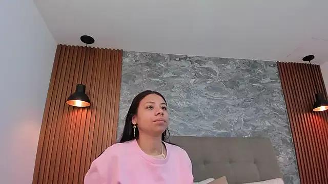 CamiLuxe from StripChat is Freechat