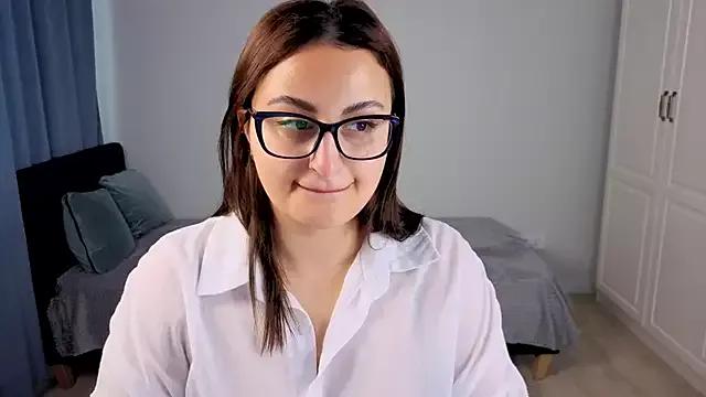 Girls: discover live performances with matured cam models, from teasing to fixations, in a variety of stunning live sex cams.