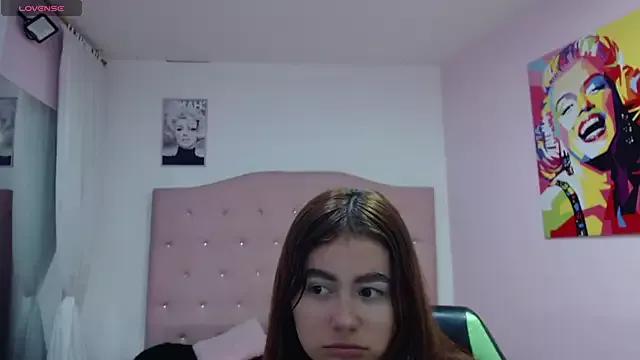 Girls: discover live performances with matured cam models, from teasing to fixations, in a variety of stunning live sex cams.
