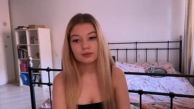 Caramel_Peach from StripChat
