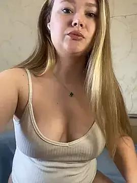 CaramelleLovely from StripChat