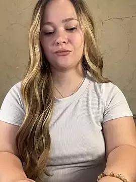 Girls: discover live performances with matured cam models, from teasing to fixations, in a variety of stunning live sex cams.