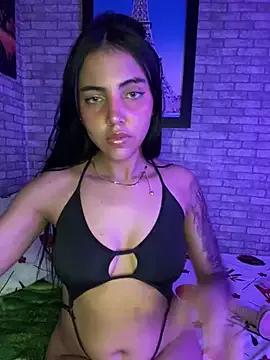 Girls: discover live performances with matured cam models, from teasing to fixations, in a variety of stunning live sex cams.