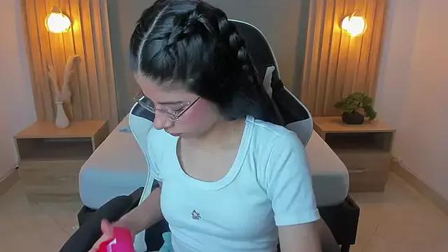 carlina_15 from StripChat is Freechat