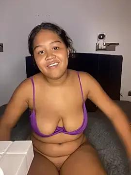 Girls: discover live performances with matured cam models, from teasing to fixations, in a variety of stunning live sex cams.