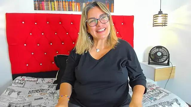 carolinacrus01 from StripChat is Freechat