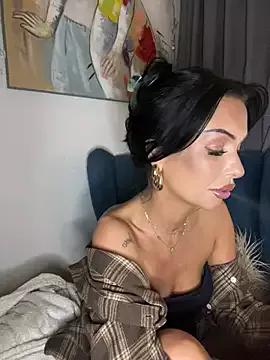 Girls: discover live performances with matured cam models, from teasing to fixations, in a variety of stunning live sex cams.