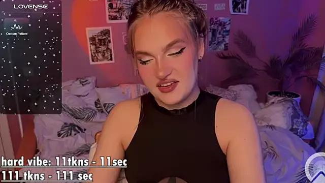 Girls: discover live performances with matured cam models, from teasing to fixations, in a variety of stunning live sex cams.
