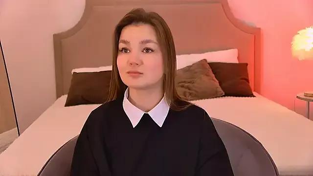 CarollineWllliams from StripChat is Freechat
