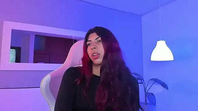 Cassie_bloom from StripChat is Freechat