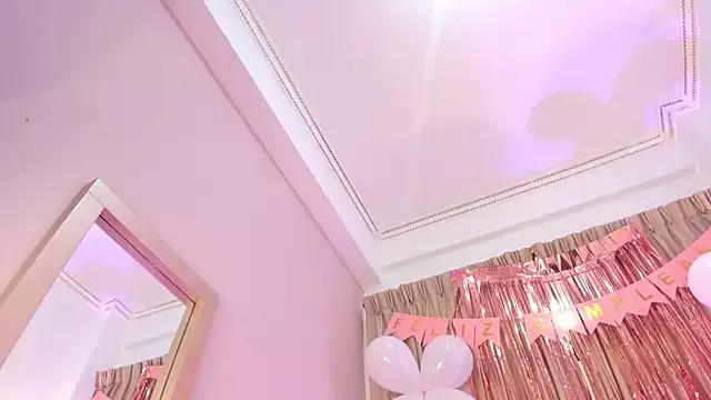 Girls: discover live performances with matured cam models, from teasing to fixations, in a variety of stunning live sex cams.