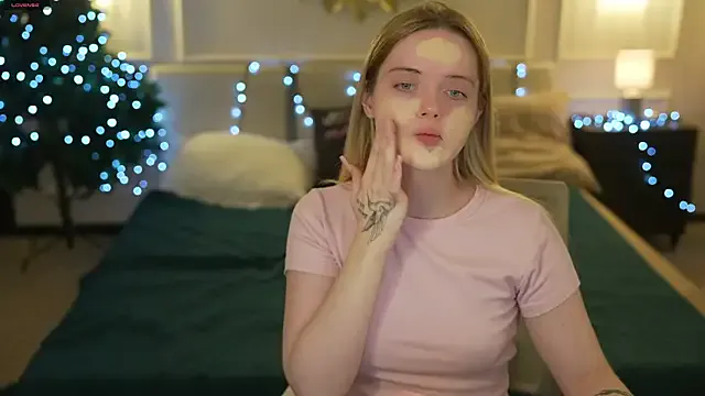 Cassy-Celestial_ on StripChat