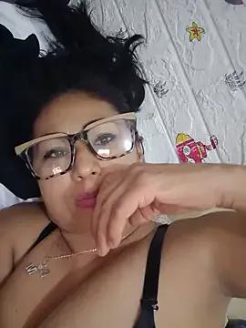 Girls: discover live performances with matured cam models, from teasing to fixations, in a variety of stunning live sex cams.