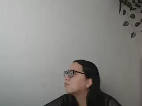 Girls: discover live performances with matured cam models, from teasing to fixations, in a variety of stunning live sex cams.