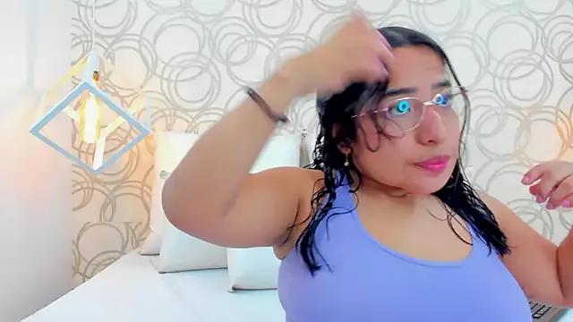 Girls: discover live performances with matured cam models, from teasing to fixations, in a variety of stunning live sex cams.