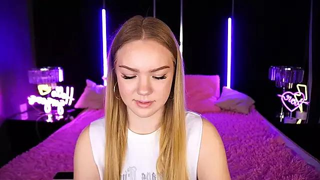 Girls: discover live performances with matured cam models, from teasing to fixations, in a variety of stunning live sex cams.