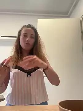 Girls: discover live performances with matured cam models, from teasing to fixations, in a variety of stunning live sex cams.