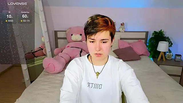 CharlieeAdams from StripChat is Freechat