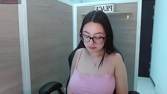 Girls: discover live performances with matured cam models, from teasing to fixations, in a variety of stunning live sex cams.