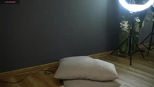 Girls: discover live performances with matured cam models, from teasing to fixations, in a variety of stunning live sex cams.