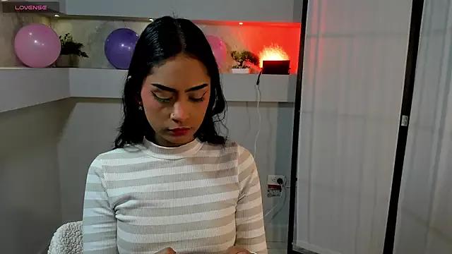 Girls: discover live performances with matured cam models, from teasing to fixations, in a variety of stunning live sex cams.