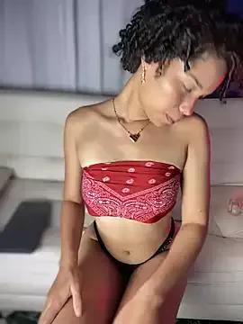 ChloeRaviss from StripChat is Freechat