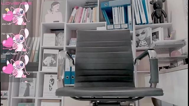 Cici-Secretary from StripChat