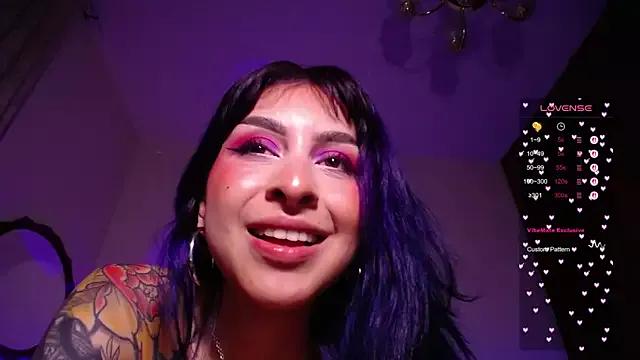 Girls: discover live performances with matured cam models, from teasing to fixations, in a variety of stunning live sex cams.