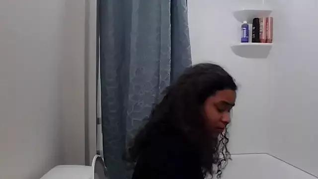 cinnaminnie from StripChat