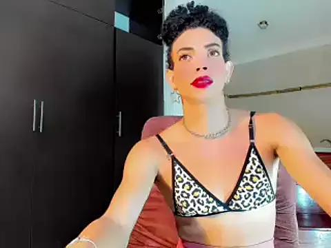 Girls: discover live performances with matured cam models, from teasing to fixations, in a variety of stunning live sex cams.