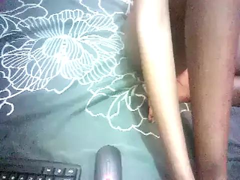 Girls: discover live performances with matured cam models, from teasing to fixations, in a variety of stunning live sex cams.