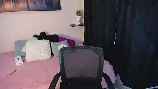 cristal-evanns from StripChat is Freechat
