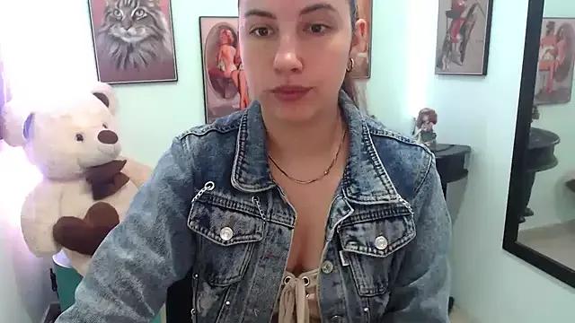 Girls: discover live performances with matured cam models, from teasing to fixations, in a variety of stunning live sex cams.