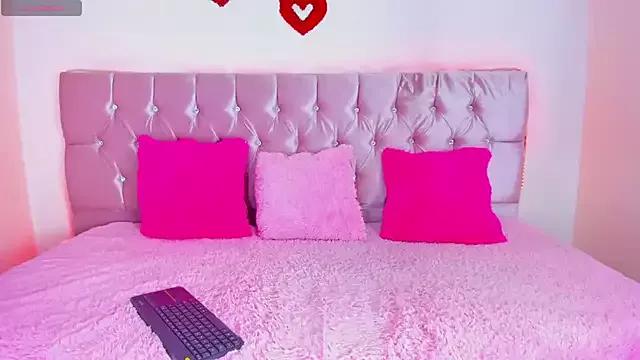 Girls: discover live performances with matured cam models, from teasing to fixations, in a variety of stunning live sex cams.