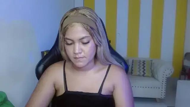 Girls: discover live performances with matured cam models, from teasing to fixations, in a variety of stunning live sex cams.