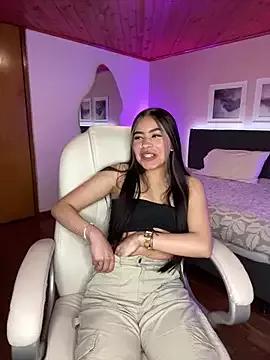 Girls: discover live performances with matured cam models, from teasing to fixations, in a variety of stunning live sex cams.