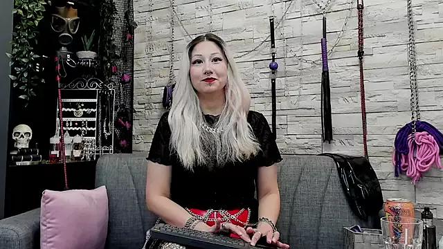 CruelMistress from StripChat is Freechat