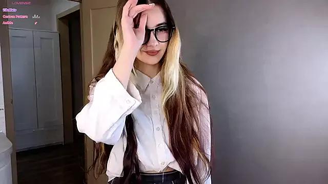 Girls: discover live performances with matured cam models, from teasing to fixations, in a variety of stunning live sex cams.